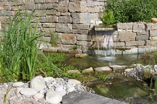 Steinmauer, Wasserfall